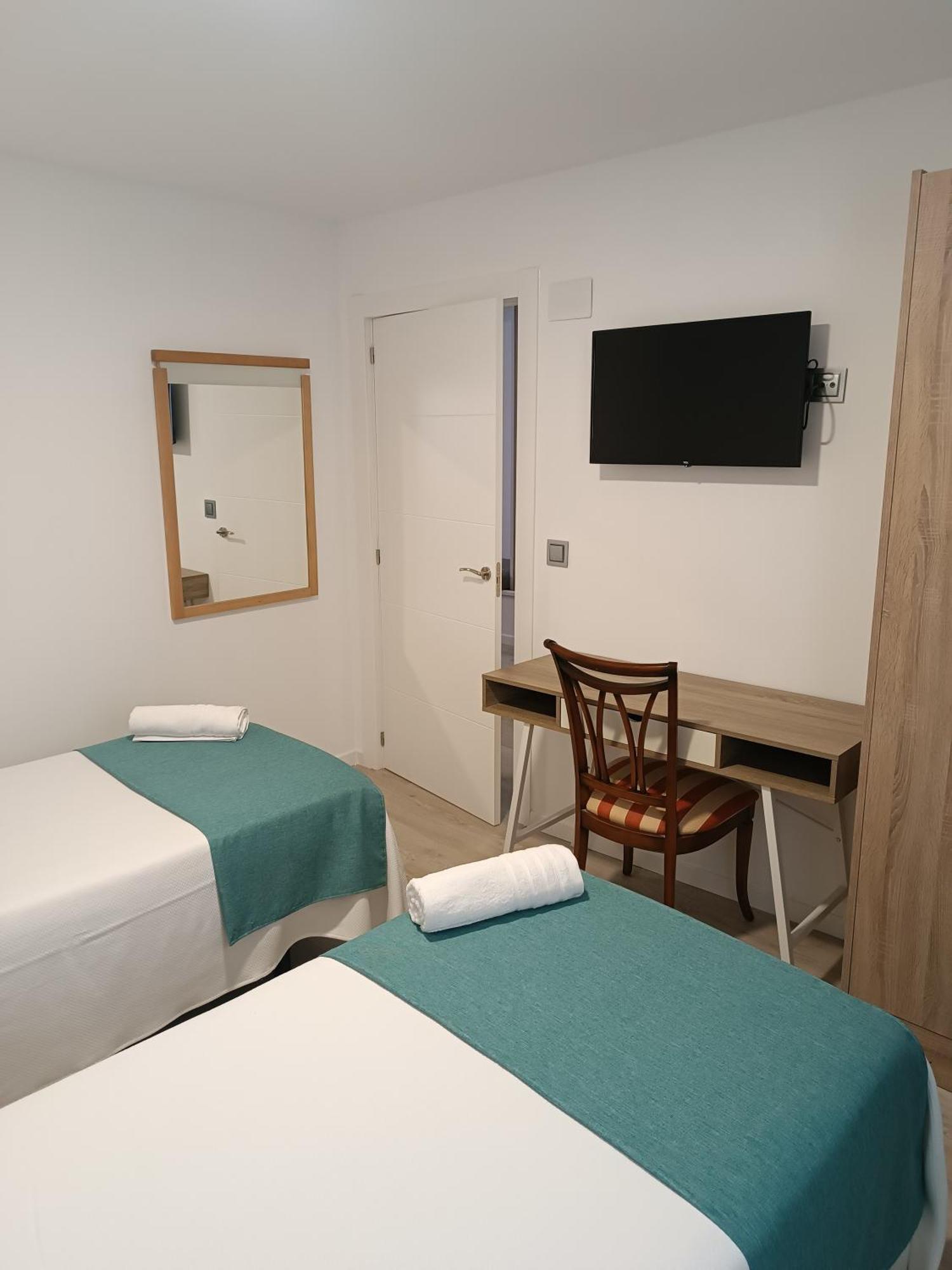 Apartamentos Turisticos Avila Puerta De San Isidro 1-4 מראה חיצוני תמונה